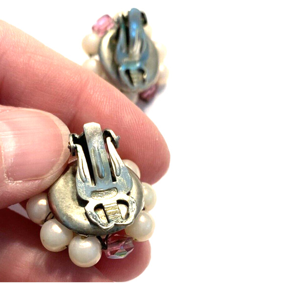 Vintage Mid Century Clip On Earring Pink Purple Faux Pearl Clusters Marked Japan - Picture 6 of 9